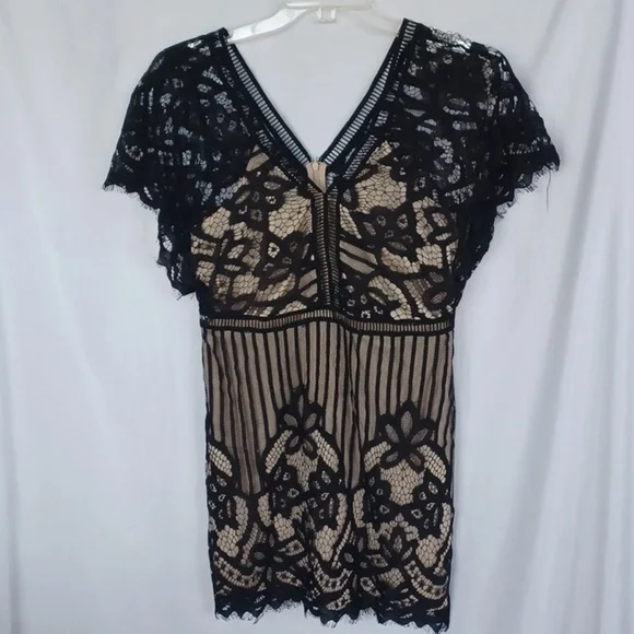 Boohoo Cream and Black Lace Dress, Sz 10, 19" PTP, 16" Waist, 33" L - Picture 5 of 8